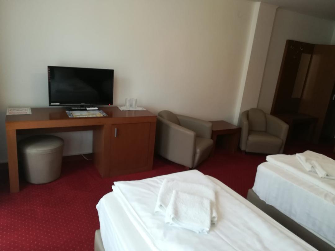 Hotel Dennis Mediaş 외부 사진