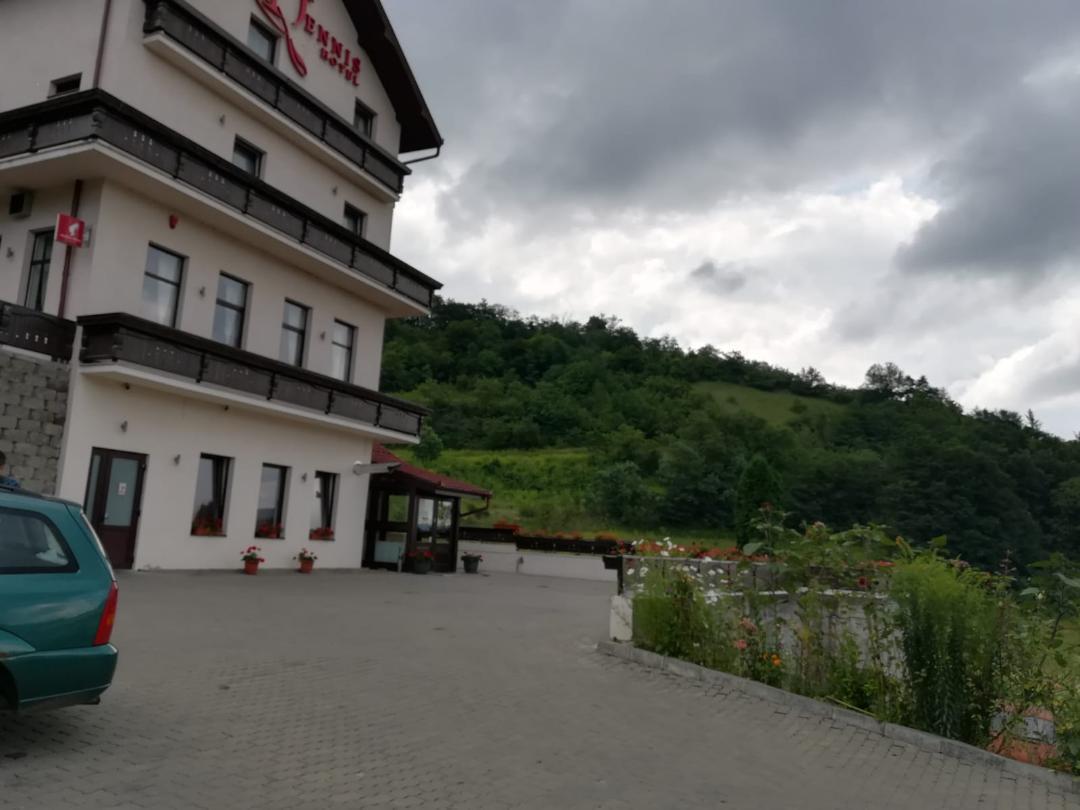 Hotel Dennis Mediaş 외부 사진
